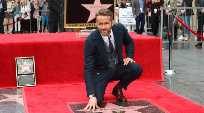 瑞安·雷诺兹 (Ryan Reynolds) 以 13 亿美元的价格出售了他的公司； 现在他正在投资一些他一无所知的东西