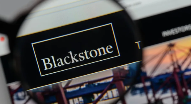 随着赎回请求持续不断，Blackstone REIT 宣布进行重大资产清算